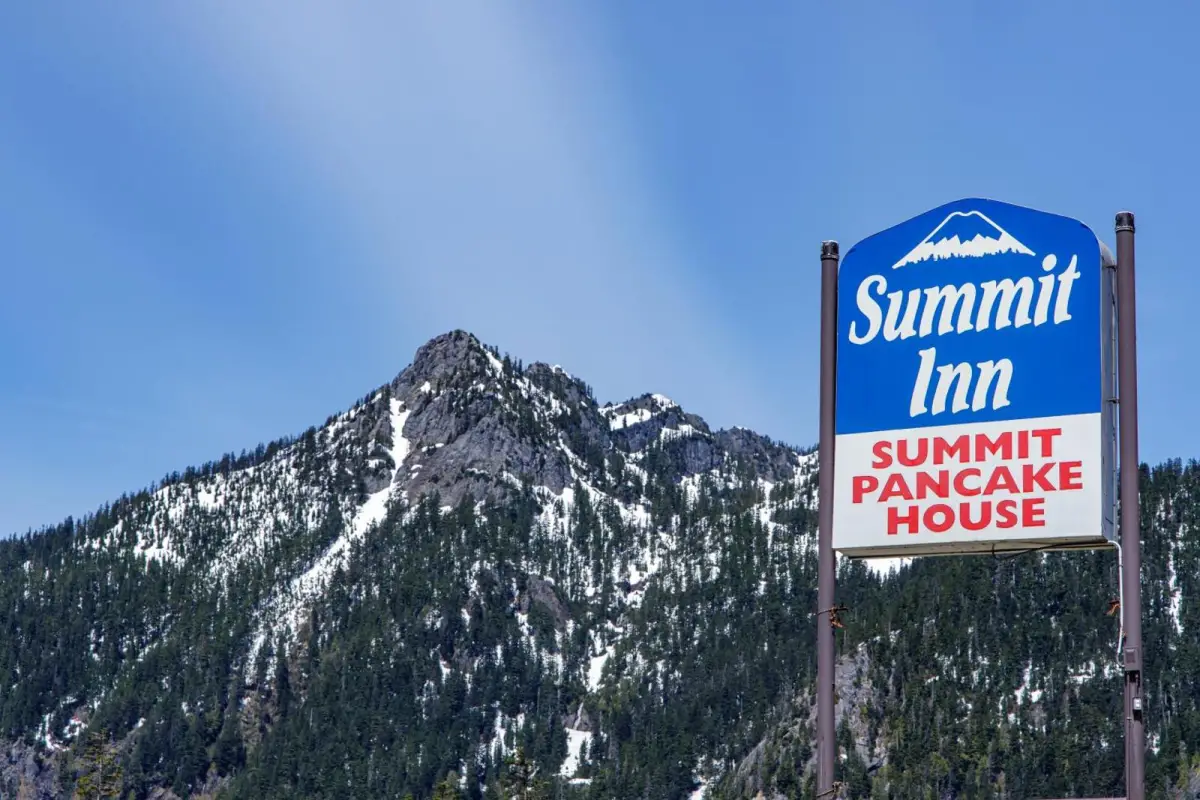 The Summit Inn 4
